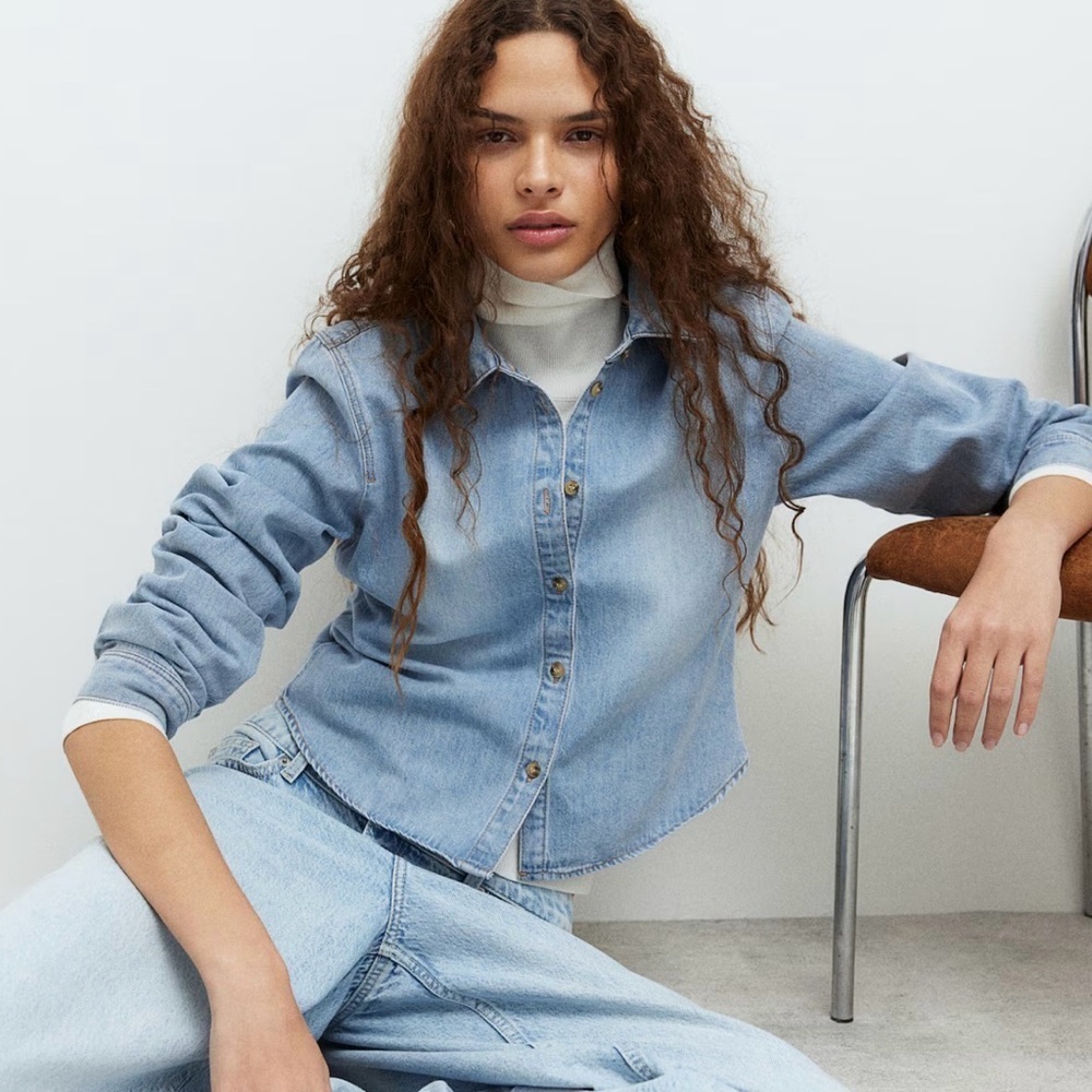 NWT H&M Short Denim Shirt, Women’s Size XSmall, Light Denim Blue - Picture 7 of 9